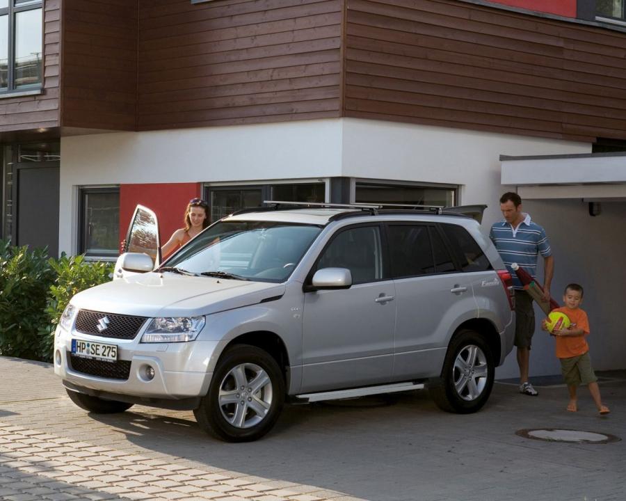  Suzuki Grand Vitara 5-Door 2005 года  (фото 11 из 18)